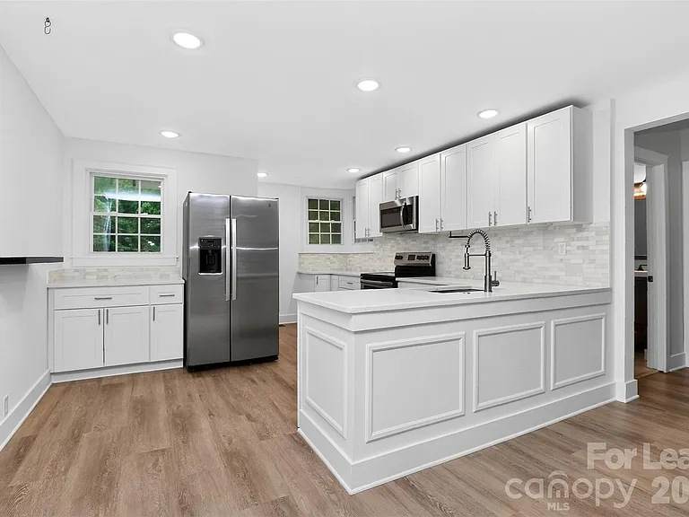 903 W 6th Ave #B — Photo 9