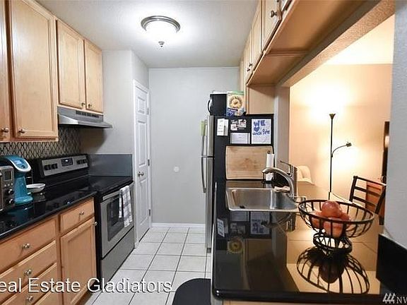 4th image of 1902 S Yakima Ave #1