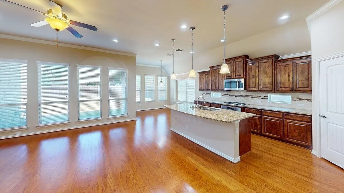 4 bed, 3.5 bath, 2654 sqft, $3,200 — Photo 4