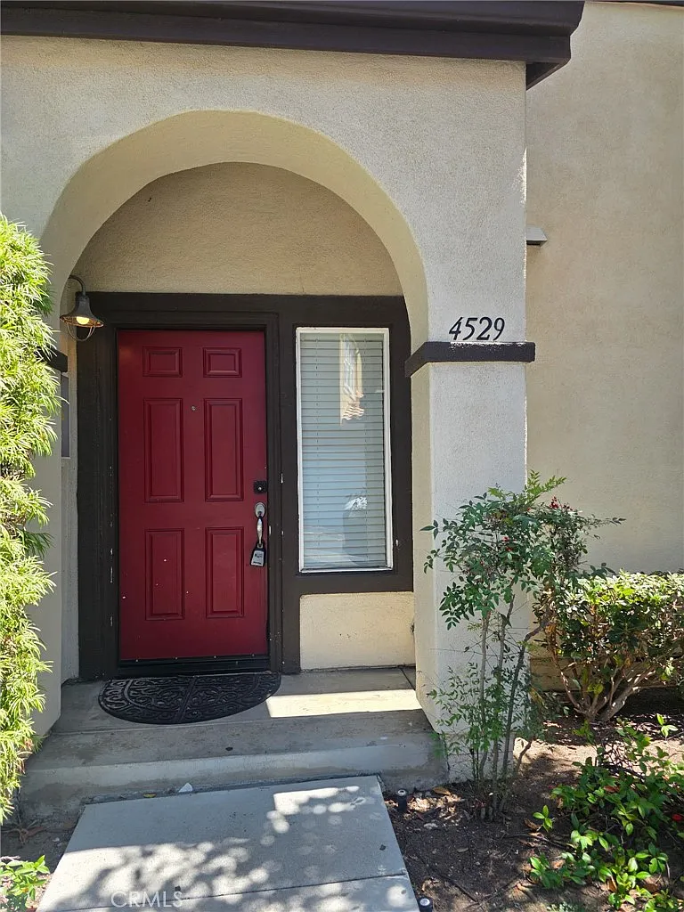 3 bed, 1459 sqft, $3,500 — Photo 1