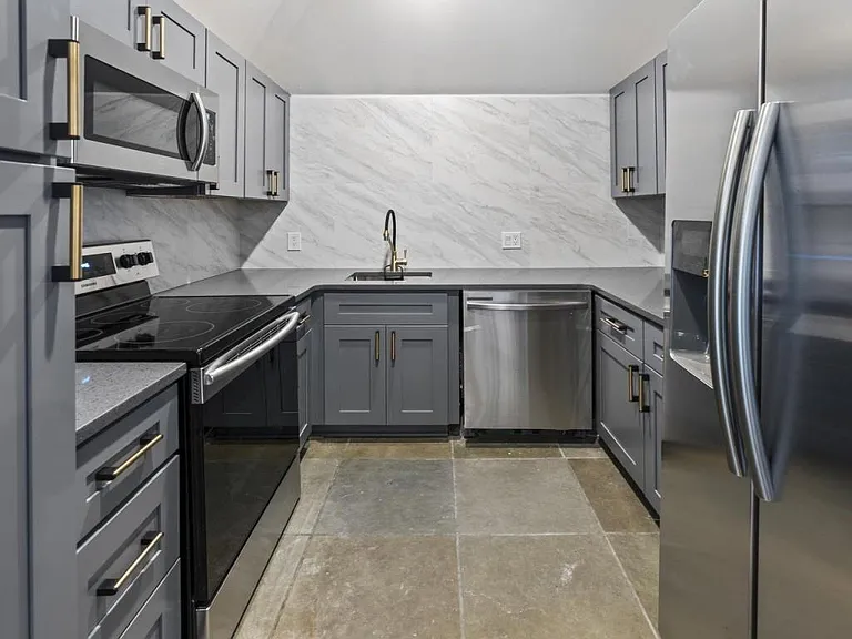 997 Davis Dr — Photo 97
