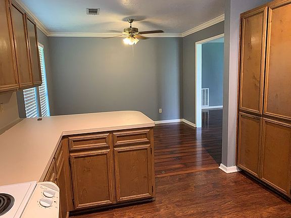 3rd image of 7595 Westhaven Dr