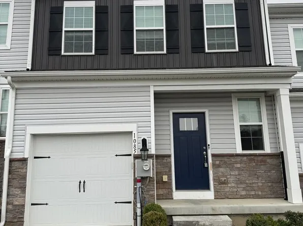 1085 Turnstone Dr, Fogelsville, PA 18051