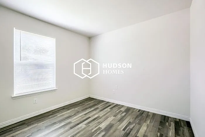 1110 Jones St — Photo 9