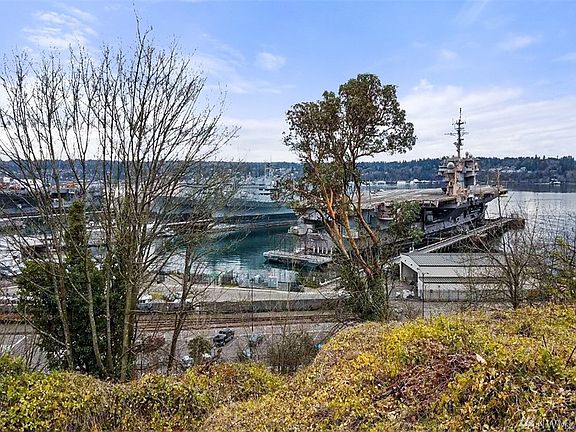 2nd image of 710 S Summit Ave