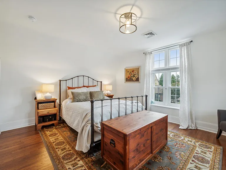 504 Gainsboro Rd — Photo 20
