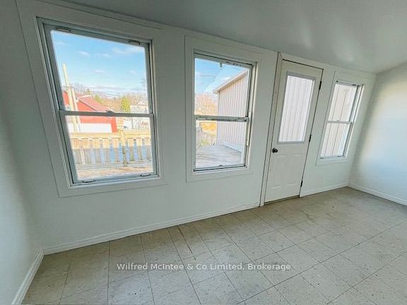 3rd image of 82/84 Elora St