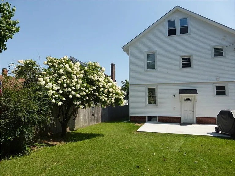 32 Nelson St — Photo 8