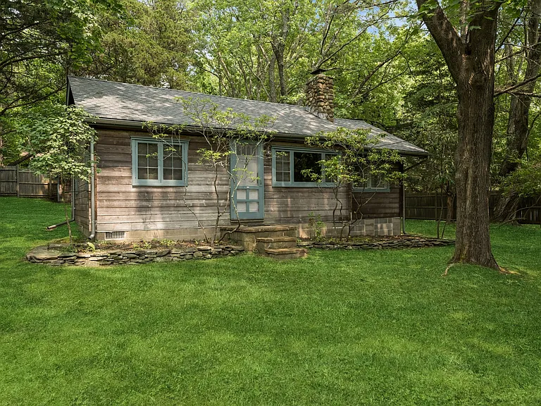 11 Richardson Ave — Photo 21
