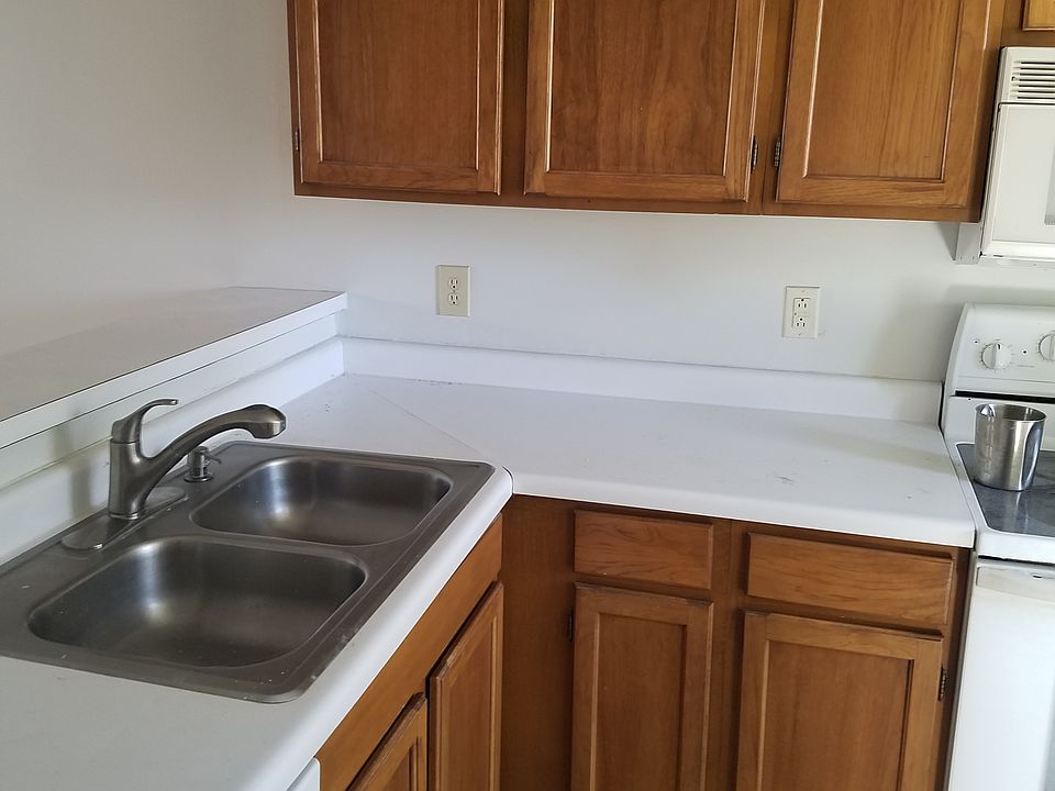 1st image of 658 Shadywood Ln APT B