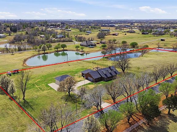 3rd image of 2100 SE 38th St