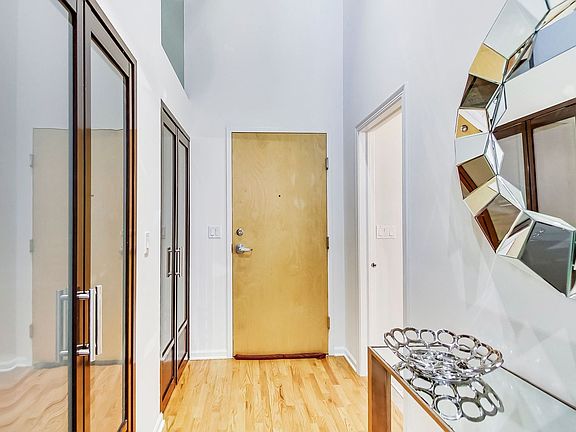 5th image of 758 N Larrabee St APT 314