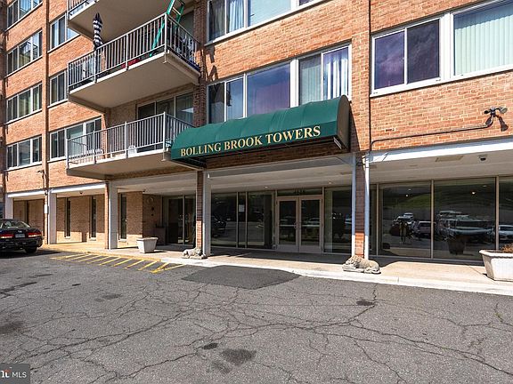 2nd image of 4520 King St APT 409