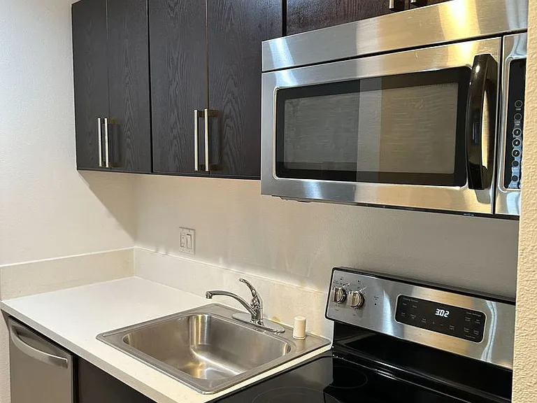 2115 N Garrett Ave — Photo 7