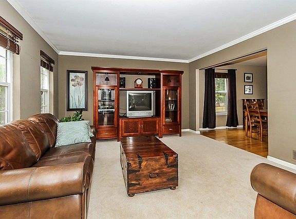 4th image of 1258 Churchill Ct