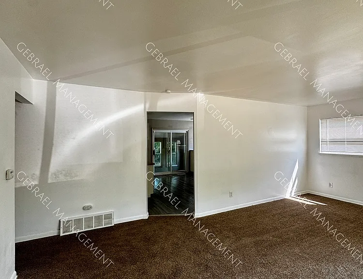2925 Alpha Way — Photo 4