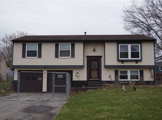 9 Curtisdale Ln, Hamlin, NY 14464