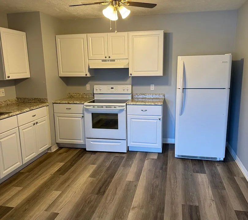 2111 Christi Ln
