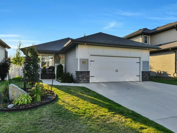 18 E Traynor Close, Red Deer, AB T4P 0W5