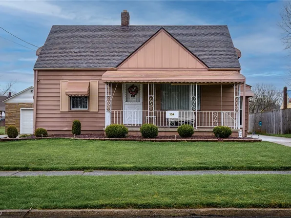 134 Piccadilly St, Campbell, OH 44405