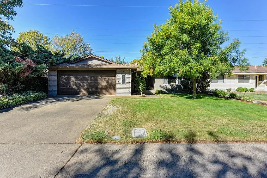 23 Waterglen Cir photo 1