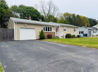 124 Zinnia Dr, Cranston, RI 02920