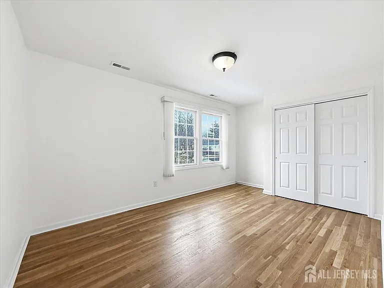 37 Jersey Ave — Photo 17