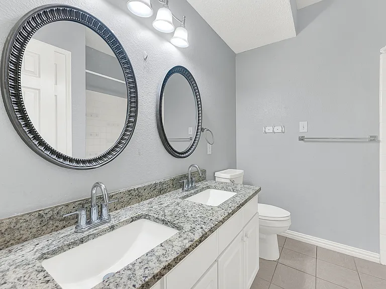 11201 Creekwood Dr — Photo 18