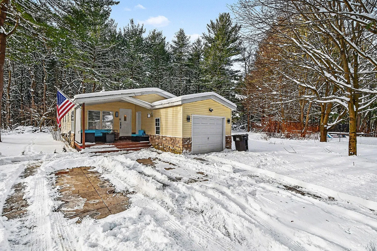 710 Edgecreek Dr photo 1