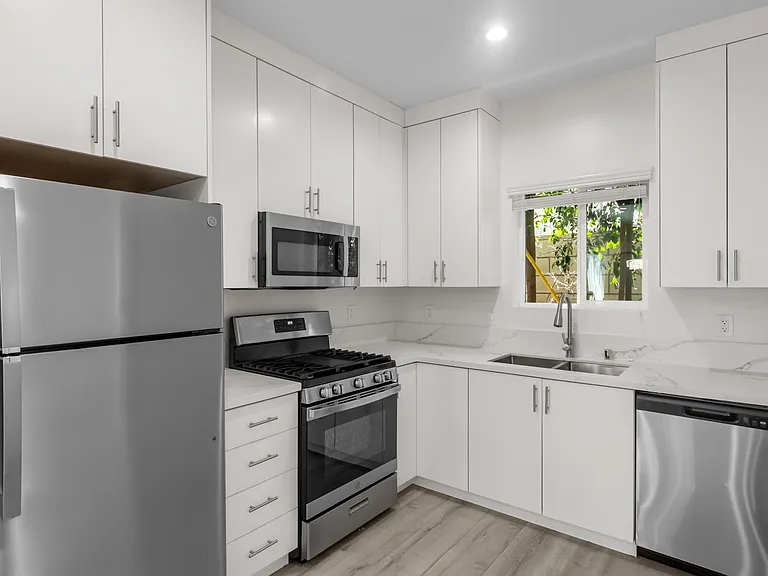 620 E Imperial Ave #A — Photo 14