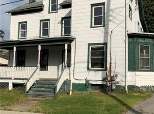 14 Riverview St, Walden, NY 12586