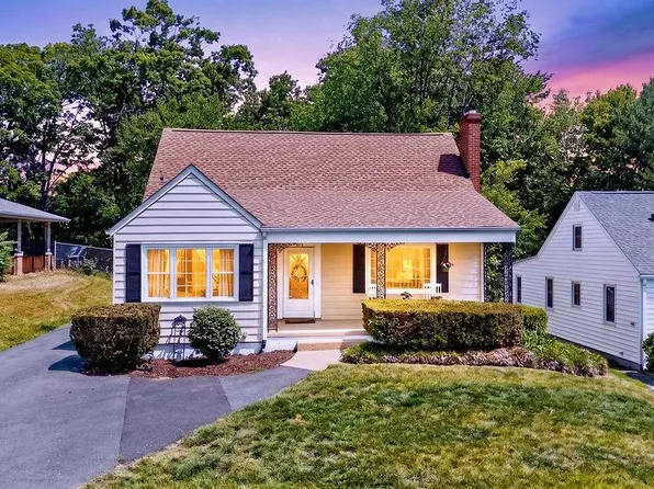 1003 Skymont Rd, Staunton, VA 24401