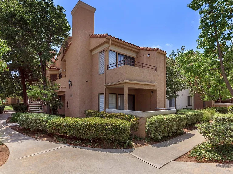 Rancho Hillside Apartments — Photo 10