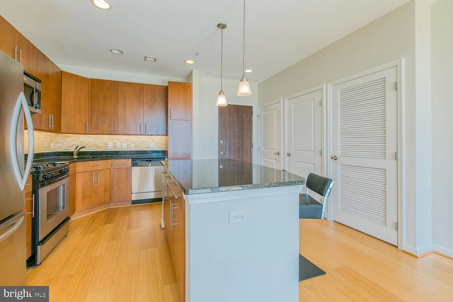 Spectrum Condo — Photo 4