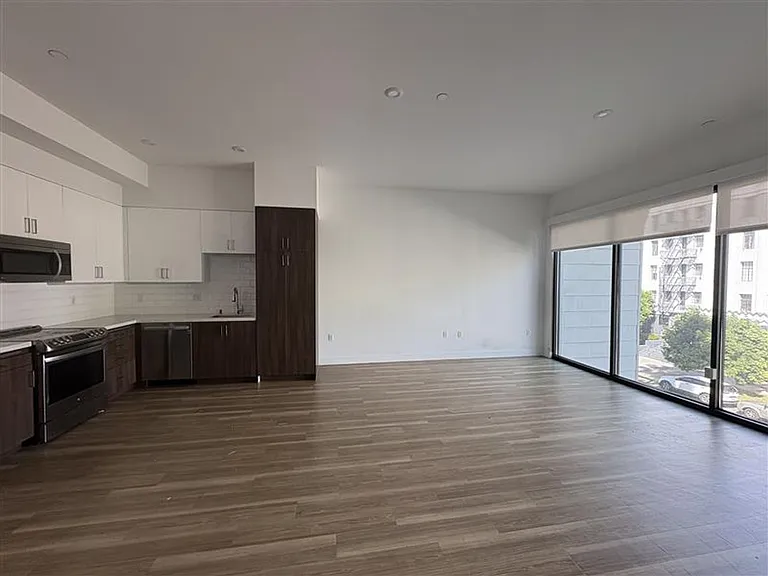 Maya Apartments at 535 Kingsley Dr in Los Angeles — Photo 54