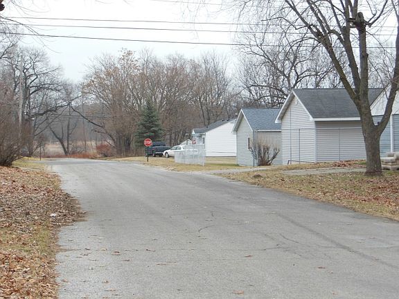 4th image of 2251 Warren St