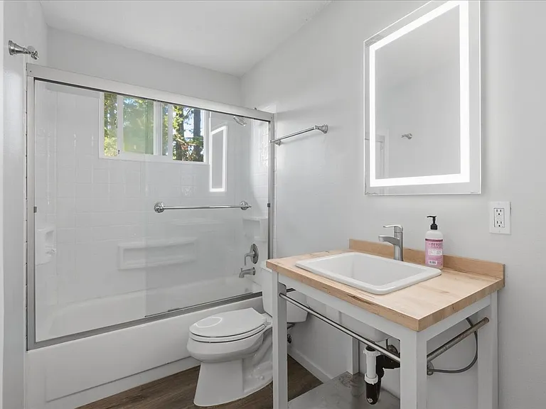 5023-5033 SW Pasadena St #5027 — Photo 9