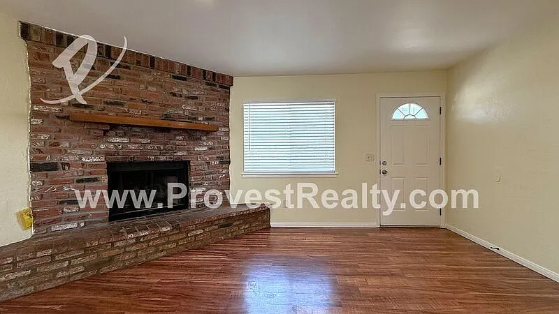 3 bed, 1.5 bath, 1488 sqft, $2,100 — Photo 4