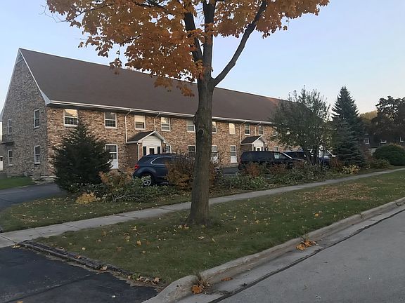 3rd image of 1609 Stonebridge Rd