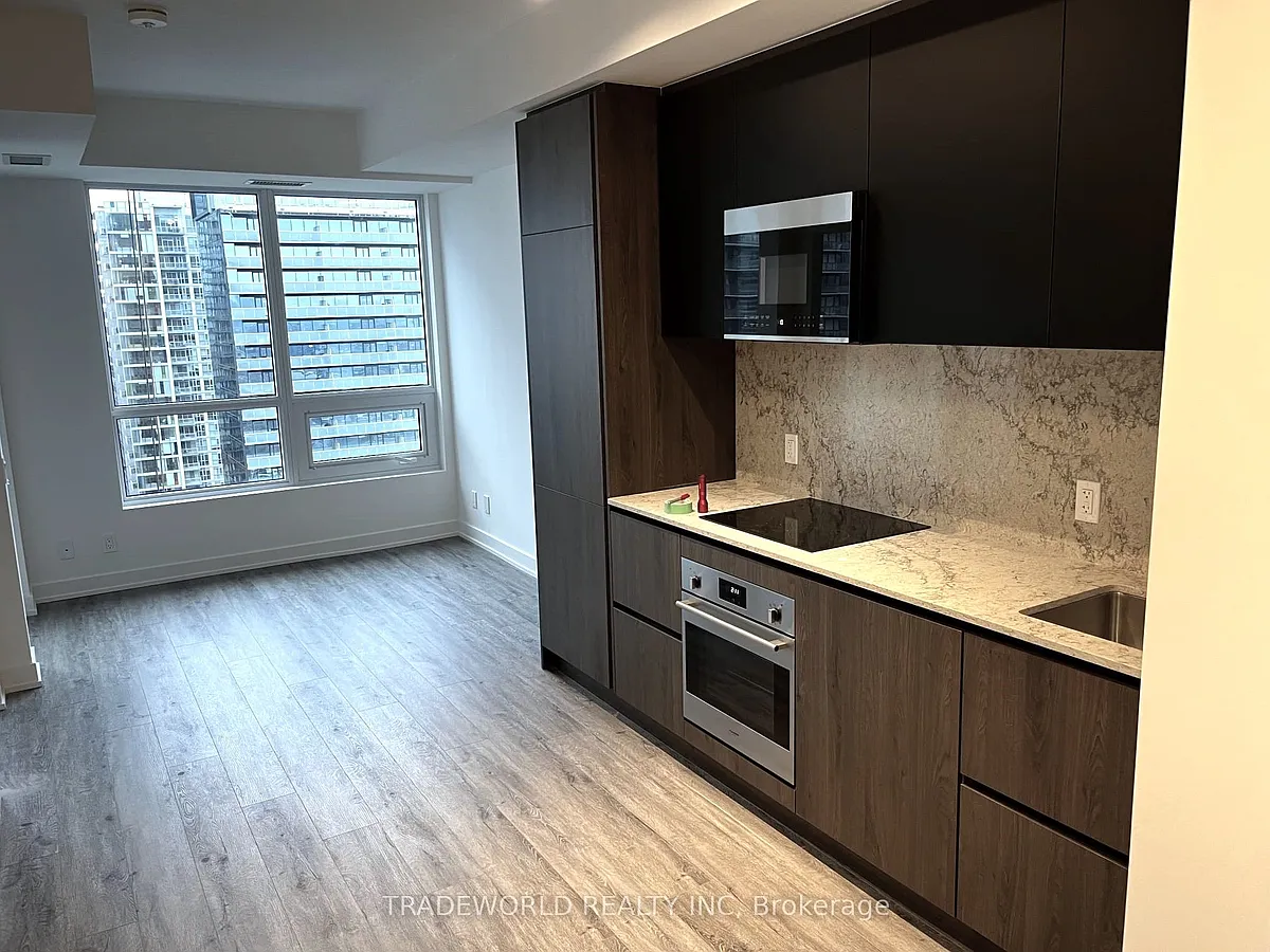 Building Photo - 108 Peter St #3109