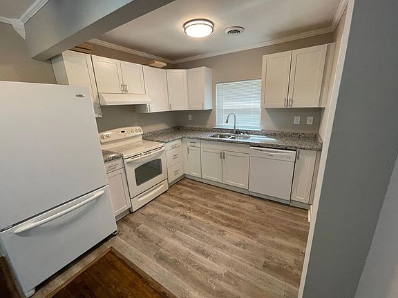 4th image of 1217 N Chamberlain Ave