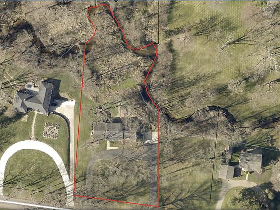 3rd image of 315 E Hamilton Ln