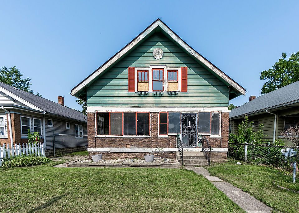 1st image of 652 N Oakland Ave