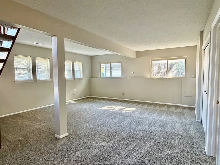 8599 Rabbitbrush Way — Photo 24