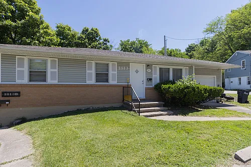 1813 Sunrise Dr Photo 1