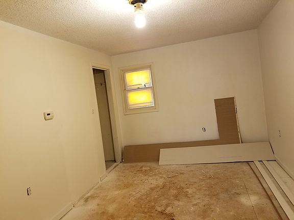 4th image of 339 1/2 E Florence St
