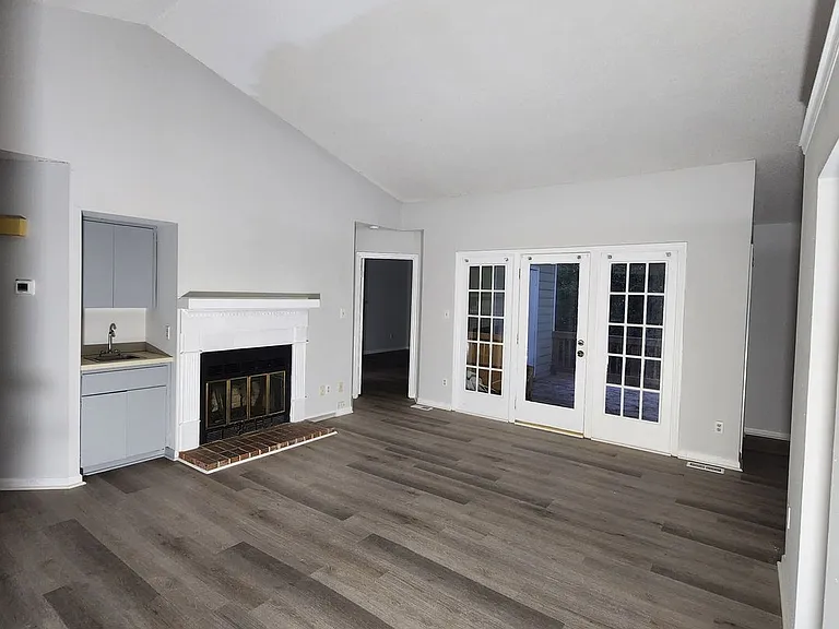 5712 Finsbury Ct — Photo 3