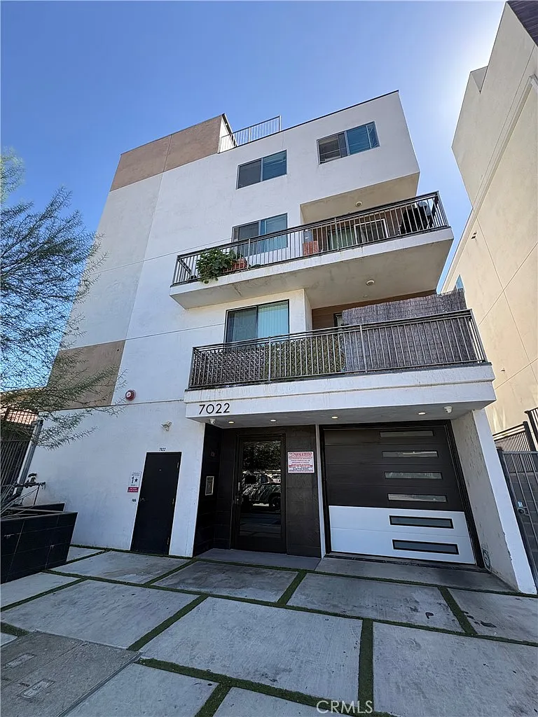 3 bed, 1680 sqft, $3,699 — Photo 4