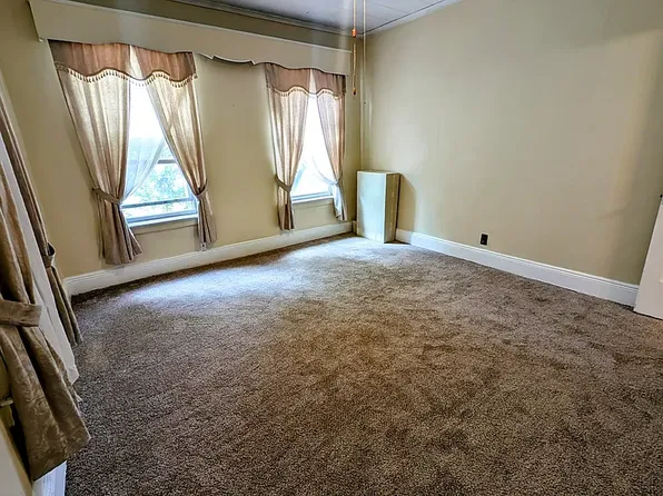 12-18 116th St #1-B, College Pt, NY 11356
