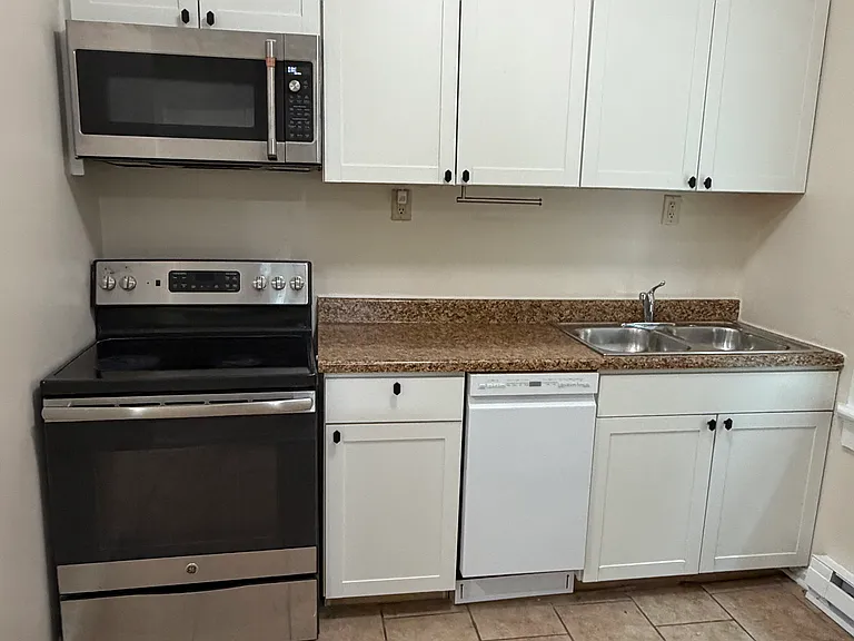 2156 W Clifton Ave #1 — Photo 11